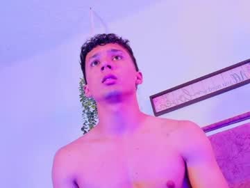 Enzo_duran, 25 years old, GOAL: Sexy Dance [10 tokens remaining] Welcome to my room! My first show #feet #bigcock  #latino #18 #new, webcam photo