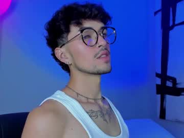 Erisleon, 19 years old, Blowjob with saliva play  🙈 Im back! Don´t be shy and let´s play 🌟 #femboy #gay #18 #new #twink, webcam photo