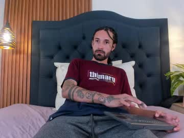 Evansss_03, 28 years old, Squats in front of camera! [52 tokens left] I know you want to see how I pull my cock and what better way to do it than with my hands covered in oil. #bigcock #cum #anal #straight #new, webcam photo