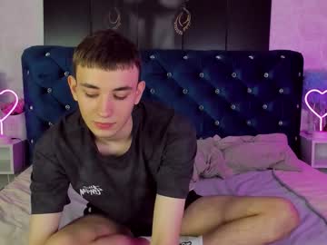 Felixcurtis, 19 years old, GOAL: JERK OFF [56 tokens remaining] Welcome To My Room #new #18 #twink #bigcock #cum, webcam photo