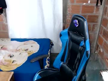 flacolatind – Watch Him Jerk, Strip, & Show It All