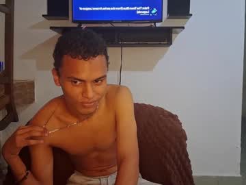 frankie_xl - Live Male Cam – Free Gay Cam Show