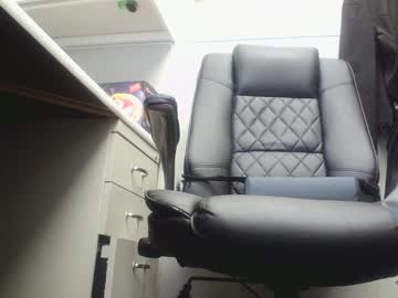 Gardensman_561, 51 years old, #Daddy #Bulge at work #Office #New Real | #BigCock out  [25 tokens remaining], webcam photo