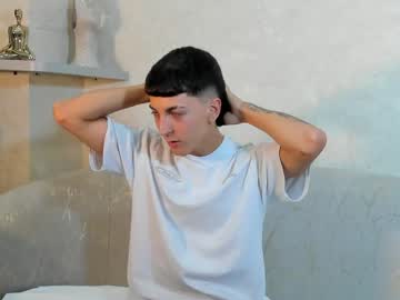 Gian_rossii, #young #latino #new atletico de #bigdick  en busca de drenar mi #cum  [300 tokens remaining], webcam photo