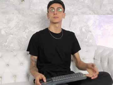 Gio_carangi, 25 years old, Goal: Sexy Dance 🕺 #new #bigcock #twerk #bigass #cum - Next Goal: Show Underwear 👀, webcam photo