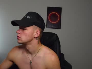 Hank_malone, 18 years old, My first stream day!! #young #new #18 #training #biceps [4000 tokens remaining], webcam photo