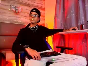 Jacob_blackwell, 21 years old, GOAL: Show abdominals [55 tokens remaining] Welcome to my hot zone 🔥 Where power, desire and skin send. #new #skinny #18 #latino #horny, webcam photo