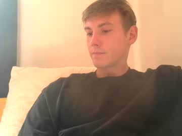 Jamesthebelgiumguy, naked for 10 min  [475 tokens remaining] #new #chill #boy", webcam photo