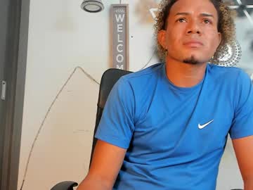 jeansue_martinez - Live Male Cam – Free Gay Cam Show