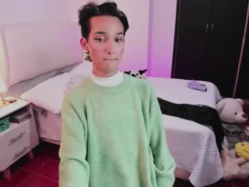 Jeesus_vd, 19 years old, Jeesus_vd's room #18 #skinny #twink #lovense #femboy, webcam photo