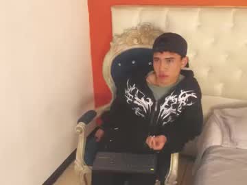 Jhei_king, Heeyyy! :) **Dear, nice to see you here, come on and lets fun!! ** #muscle #18 #new #latino #feet, webcam photo