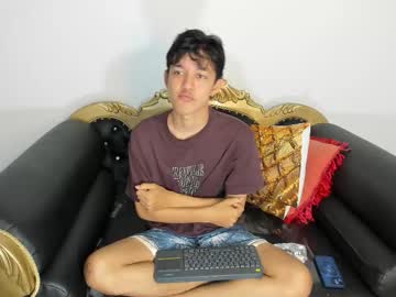 Jisus_catt, 18 years old, ❤️Full Naked [170 tokens left] 🔥Im on fire daddy! 🔥Welcome to my room, im up to any fun with you! #new #18 #teen #gay #bigcock, webcam photo