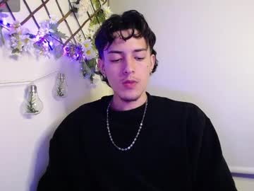 Johan_parker222, 19 years old, GOAL: Hello Parker♥ [5 tokens remaining] Welcome to my room!♥ #smoke #bigdick #18 #lovense #new, webcam photo