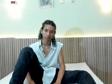 johan_pias – Watch Him Jerk, Strip, & Show It All