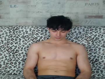 John_vibe, full naked flex (5 min) [2000 tokens remaining] #new #twin #strong #sportbody, webcam photo