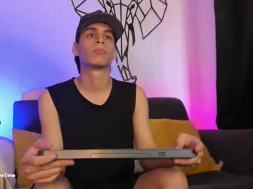 Juan_posada1, 21 years old, get naked [111 tokens left] #new #twink #cum #18 #young, webcam photo