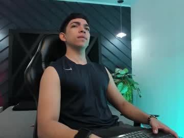 Julian_mercier, GOAL: PROMO CUM INSTANT [777 tokens remaining] Hot guy #muscle , moaning and talking dirty while masturbating and spitting on his #bigcock.  🚨 #lovense  on 🚨  #new #young, webcam photo