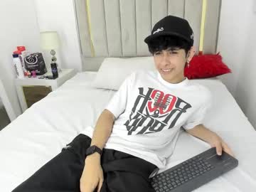 Julian_xp, 18 years old, Julian_xp's room #18 #slim #smile #deepthroat, webcam photo