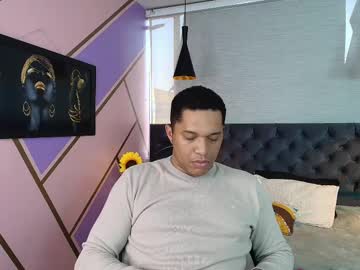 Kai_santos_, 30 years old, GOAL: Pant off [55 tokens remaining] Welcome to my room! #muscle #bigcock #mature #daddy #cum, webcam photo