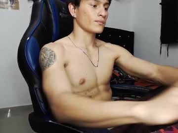 kanekixxxhot – Watch Him Jerk, Strip, & Show It All