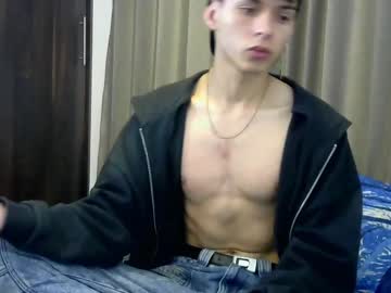 kelasir – Watch Him Jerk, Strip, & Show It All