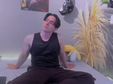Kent_zagann, 26 years old, #18 #bigcock #muscle #ass #german #lovense #daddy #18 #muscle #german 1000 tokens for cum in public chat", webcam photo