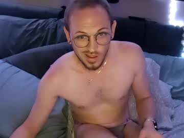 kevwinsagain – Watch Him Jerk, Strip, & Show It All