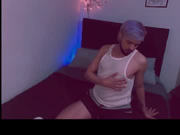 Kitsuneshadow22, 27 years old, Help me cum! #New #BigCock #Uncut #Hairydick #Piercings, webcam photo