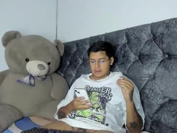 Konah_201, 20 years old, CUM!!! [500 tokens left] #new #18 #young #latin #feet, webcam photo