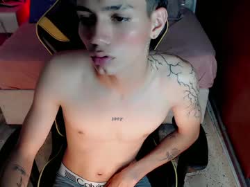 kris_cuervo - Live Male Cam – Free Gay Cam Show