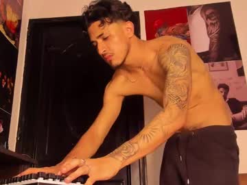 kriss_edwards - Live Male Cam – Free Gay Cam Show
