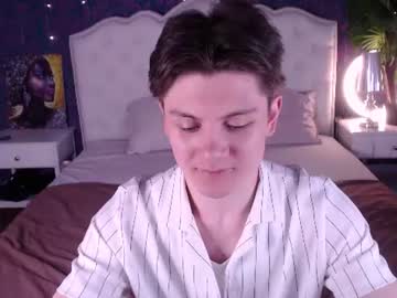 Lavand_, 19 years old, Off t-shirt!  #new #young #twink #18 #feet [99 tokens remaining], webcam photo