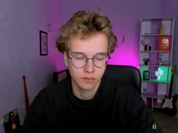 Leon_lie, 22 years old, GOAL: Take off a T-shirt [111 tokens remaining] Welcome to my room! #feet #blonde #redhead #lovense #new, webcam photo