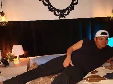 Liam_life, 28 years old, GOAL: Naked [50 tokens remaining] Welcome to my room! #muscle #bigdick #cum #new #latino #bigger #gay, webcam photo