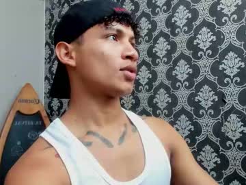 little_tommy19 - Live Male Cam – Free Gay Cam Show