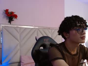 Littleblushy_tay, 19 years old, GOAL: Show cock [69 tokens remaining] my toy vibrates with your tips and makes me quiver xxx #new #latino #bigass #daddy #feet, webcam photo