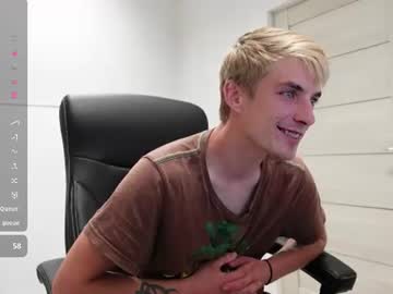 Logan_falk, 18 years old, MY FIRST STREAM!!!! #18 #new #teen, webcam photo