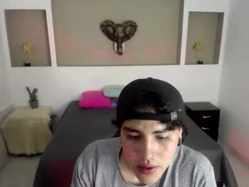 logan_peach5 - Live Male Cam – Free Gay Cam Show