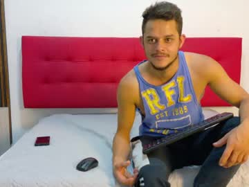 Logandark_, 32 years old, GOAL: remove shirt [1 tokens remaining] Welcome to my room! #Cum #muscle #bigcock #hair #new, webcam photo