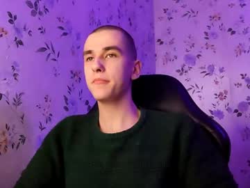 Lowwhisper, 18 years old, Goal: show biceps and muscles #new #18 #pvt #teen #twink - Next Goal: Take off your T-shirt, webcam photo