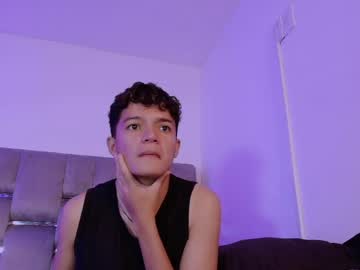 Luca_voss1, 19 years old, oil+doggy [22 tokens left] #18 #teen #hairy #latino #smallcock, webcam photo