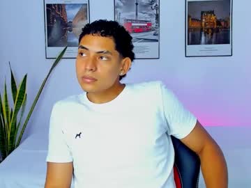 Lucas__blake, 20 years old, hey guys welcome on my first day, treat me nice and make me play very dirty #new #muscle #bigcock #master #findon [1399 tokens remaining], webcam photo