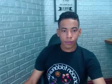 luigi_ferrer - Live Male Cam – Free Gay Cam Show