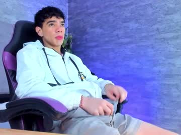 Luuck_6, 20 years old, GOAL: Get Neked [110 tokens remaining] Welcome to my room! #new #bigdick #cum #latin #hot, webcam photo