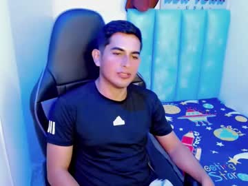 Mapachee_s, GOAL: DANCE NAKED 🎶🍑 [21 tokens remaining] HELLO MY LOVES I AM NEW AND I AM VERY HOT 😈🔥 #NEW #BIGCOCK #LATINO #SEXY, webcam photo