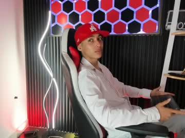 Mark_diiaz, 23 years old, GOAL: finger my ass [62 tokens remaining] Welcome to my room! my sweet  lover!! #young #twink #latino #18  #gay, webcam photo