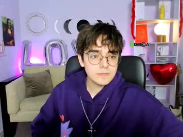 Martin_neil, 20 years old, GOAL: show off muscles [43 tokens remaining] Welcome to my room! #feet #brunette #shy #18 #new, webcam photo