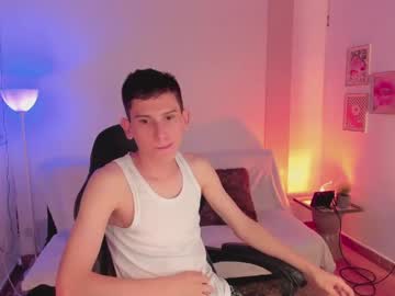 Max_fire_, 19 years old, 💦LIVE CUM (if there is enough support)💦 - Goal is : Dance naked for me #18 #deepthroat #young #gay #latino, webcam photo