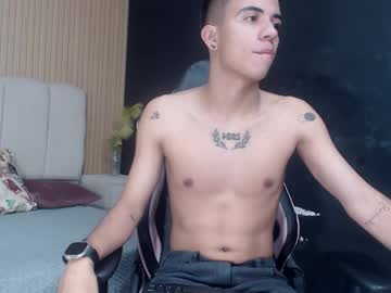 maximogray - Live Male Cam – Free Gay Cam Show