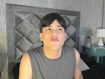 Mike_harper_, 18 years old, GOAL: Make me hard [111 tokens remaining] Welcome to my room! eat my bigcock 🍆💦 #18 #findom #master #bigballs #bigdick, webcam photo